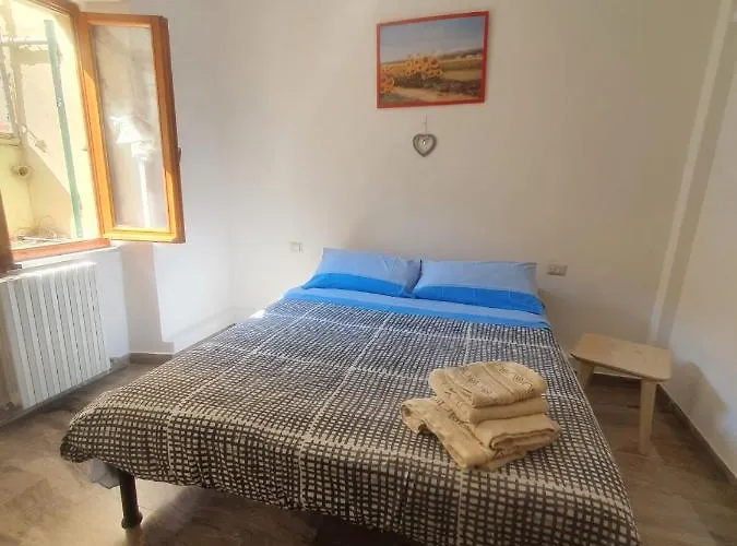 Sopra_lavia Stazione_la Spezia_cinque Terre Holiday home